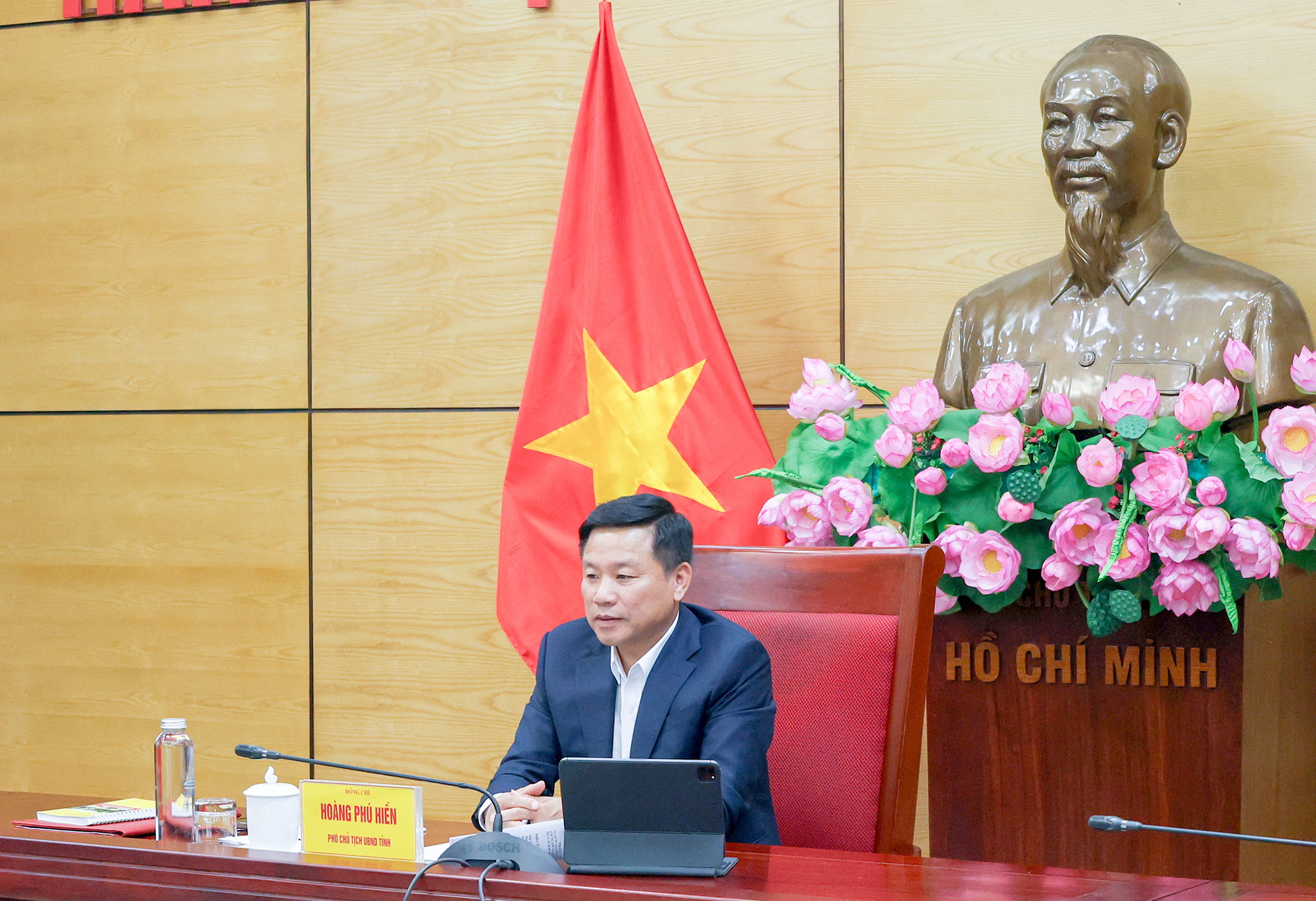Anh-tin-bai